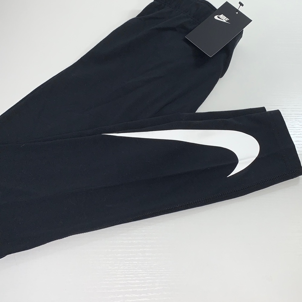 NWT. Nike girls XL leggings. Perfect for back to school